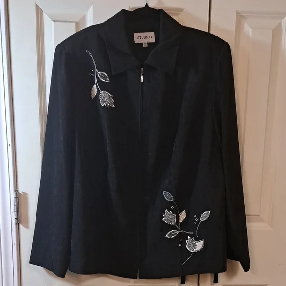 Studio I Black Floral Embroidered Blazer - Picture 1 of 4